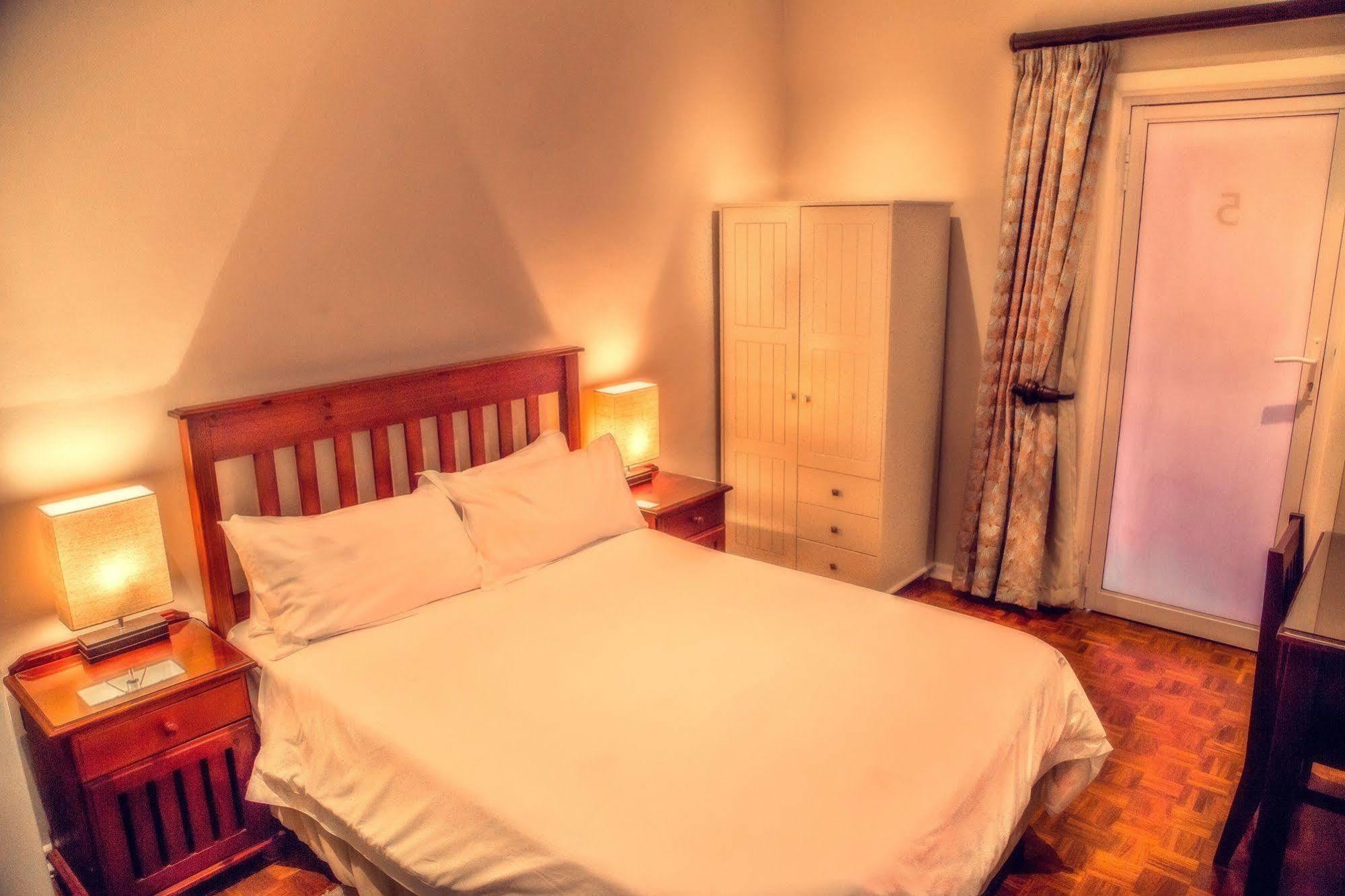 Nauntons Guest House & Wedding Venue 레이디스미스 외부 사진